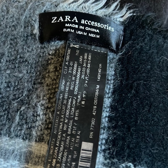 Zara Blanket Scarf - Picture 2 of 2